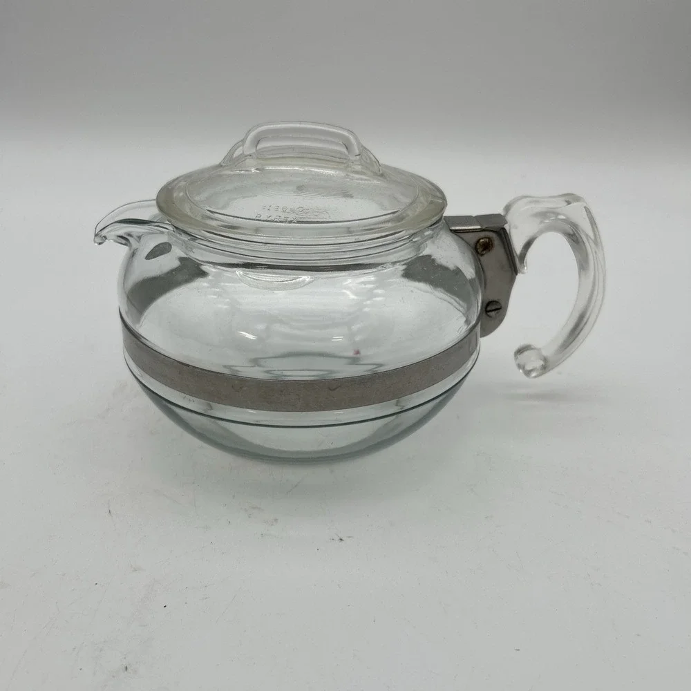 Vintage Pyrex Flameware tea pot with lid  6 cup made in USA